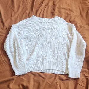 White Crew Neck Cropped Sweater with Ribbed Texture